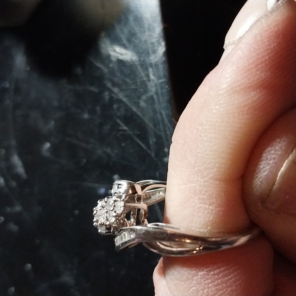 Diamond 10K Band - Picture 3 of 5